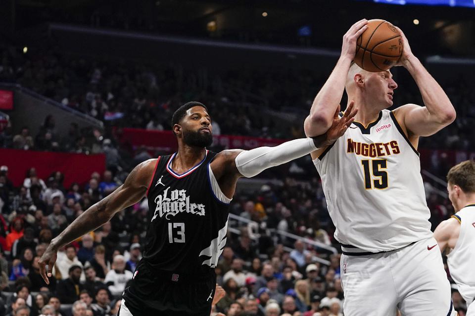 必赢体育官方网站-NBA现役球员榜前十！本赛季仅出战16场球员占据前十 哈登落榜